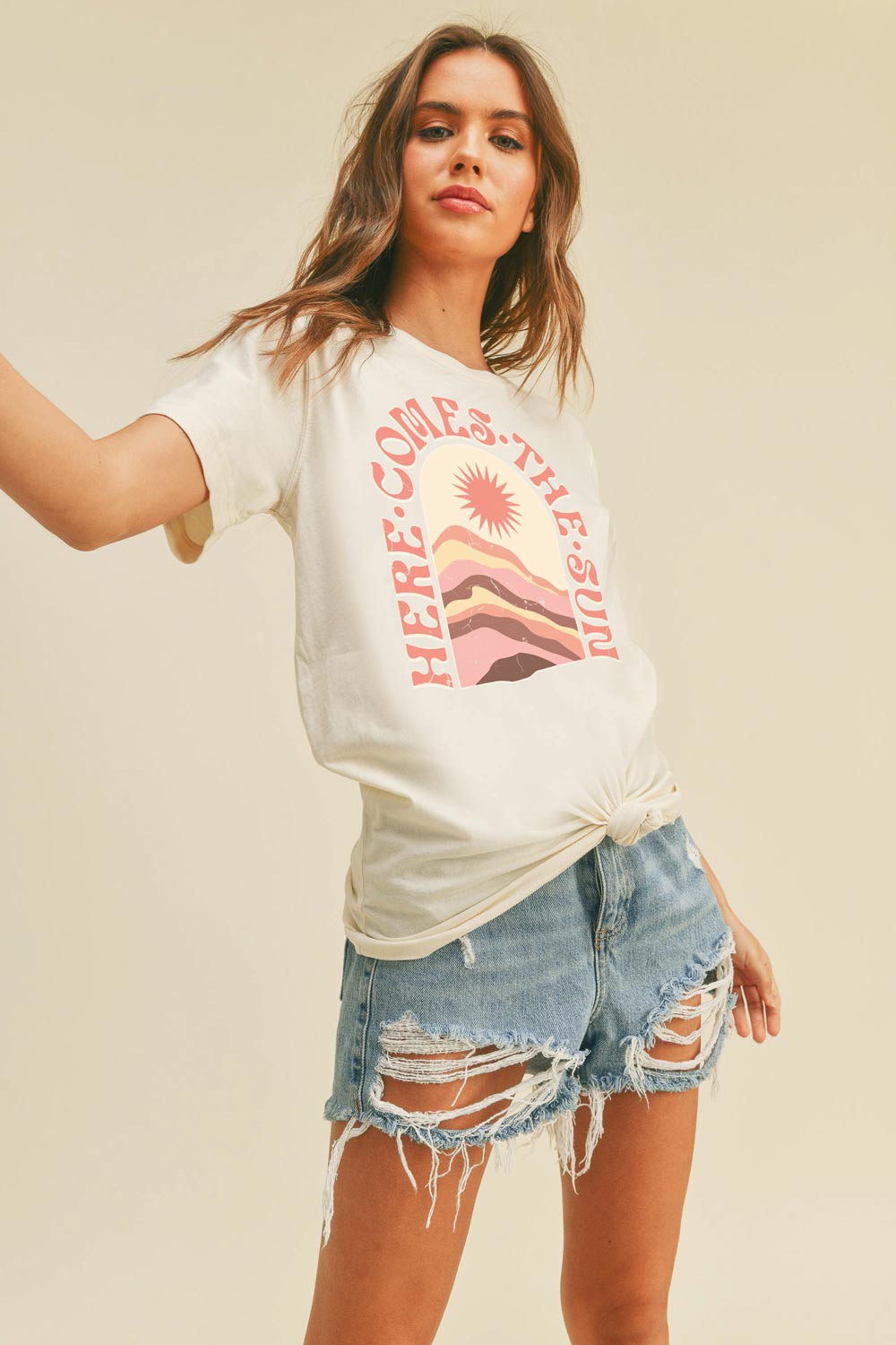 Here Comes The Sun Graphic Tee - Vintage White