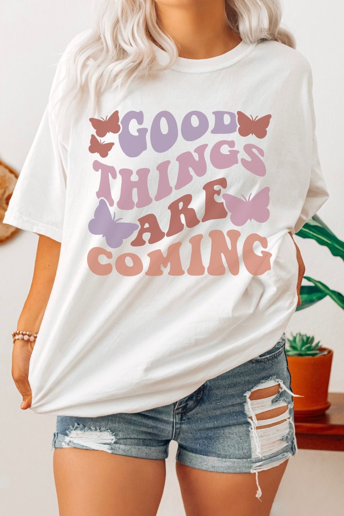 "Good Things Are Coming" Graphic Tee - White - Hope + Freya